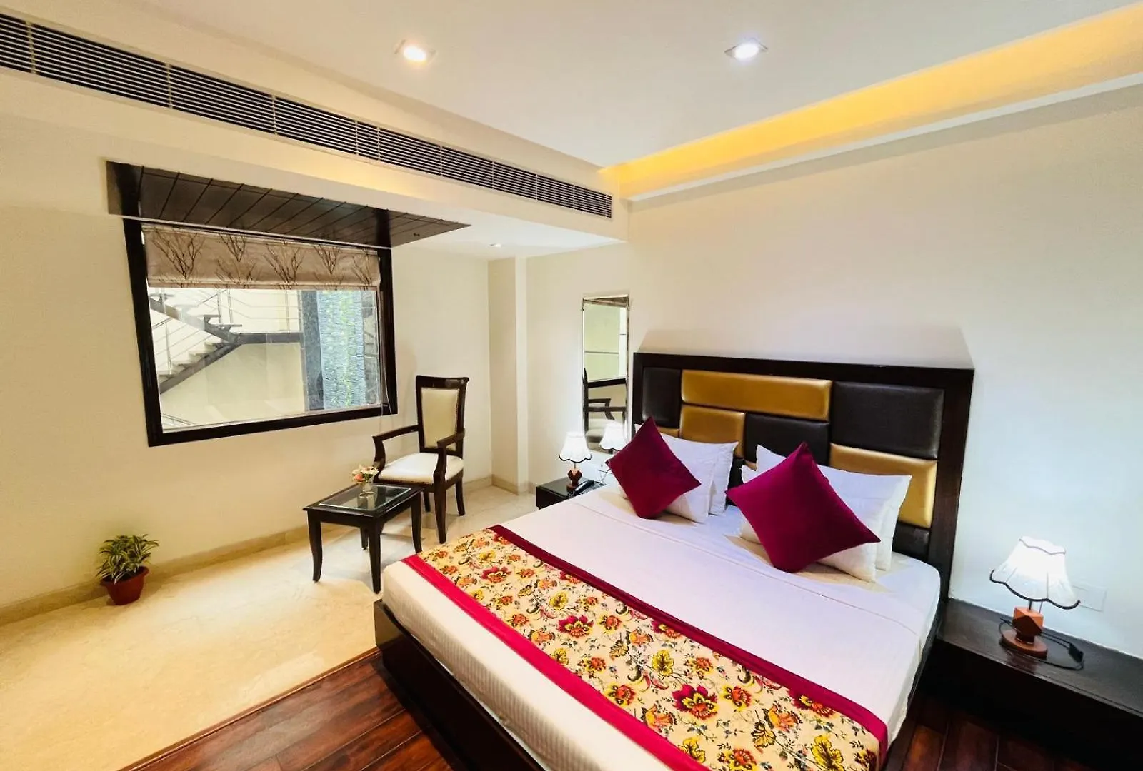 Hotel Veer Palace Green Park New Delhi