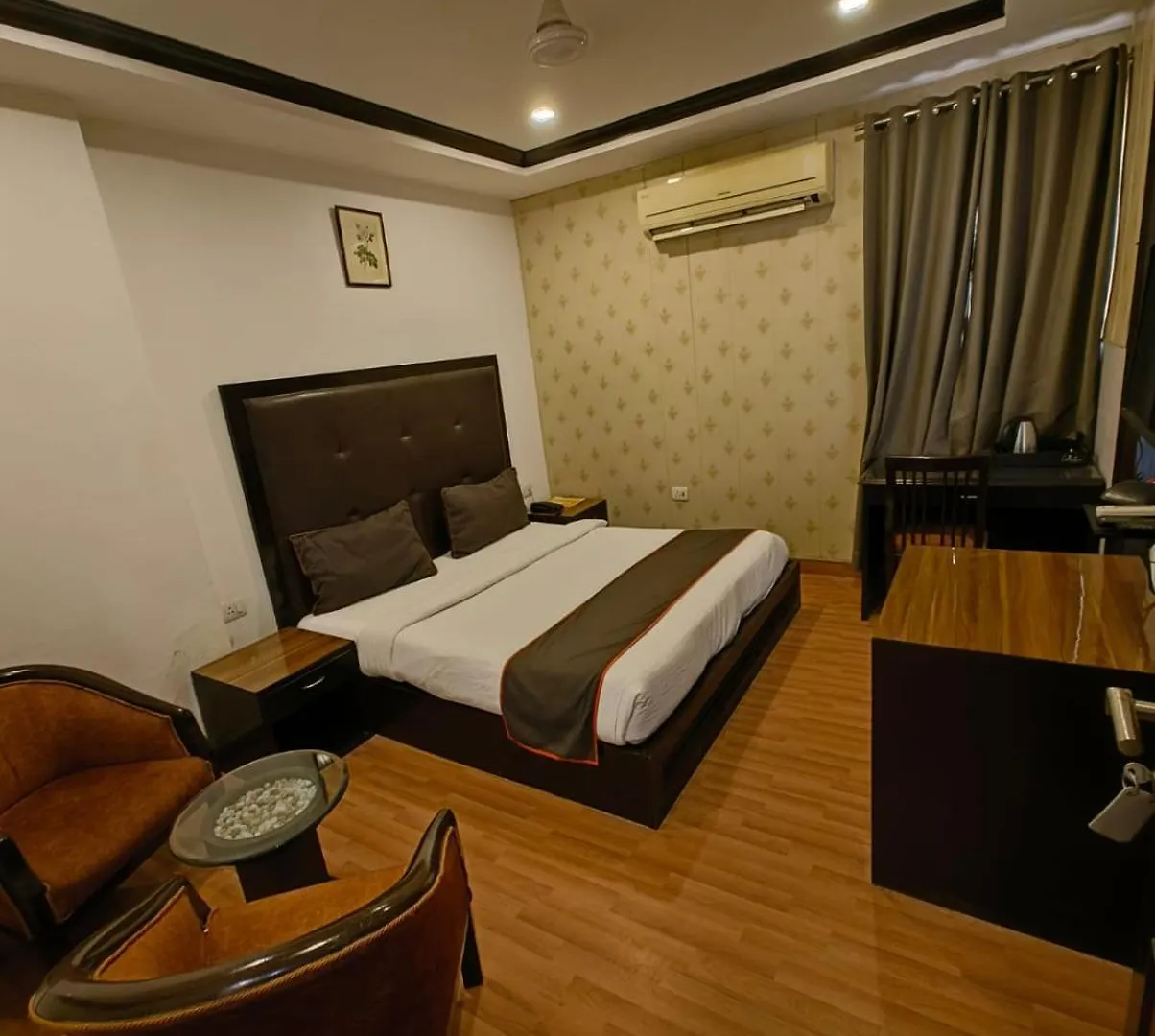 Hotel Veer Palace Green Park New Delhi