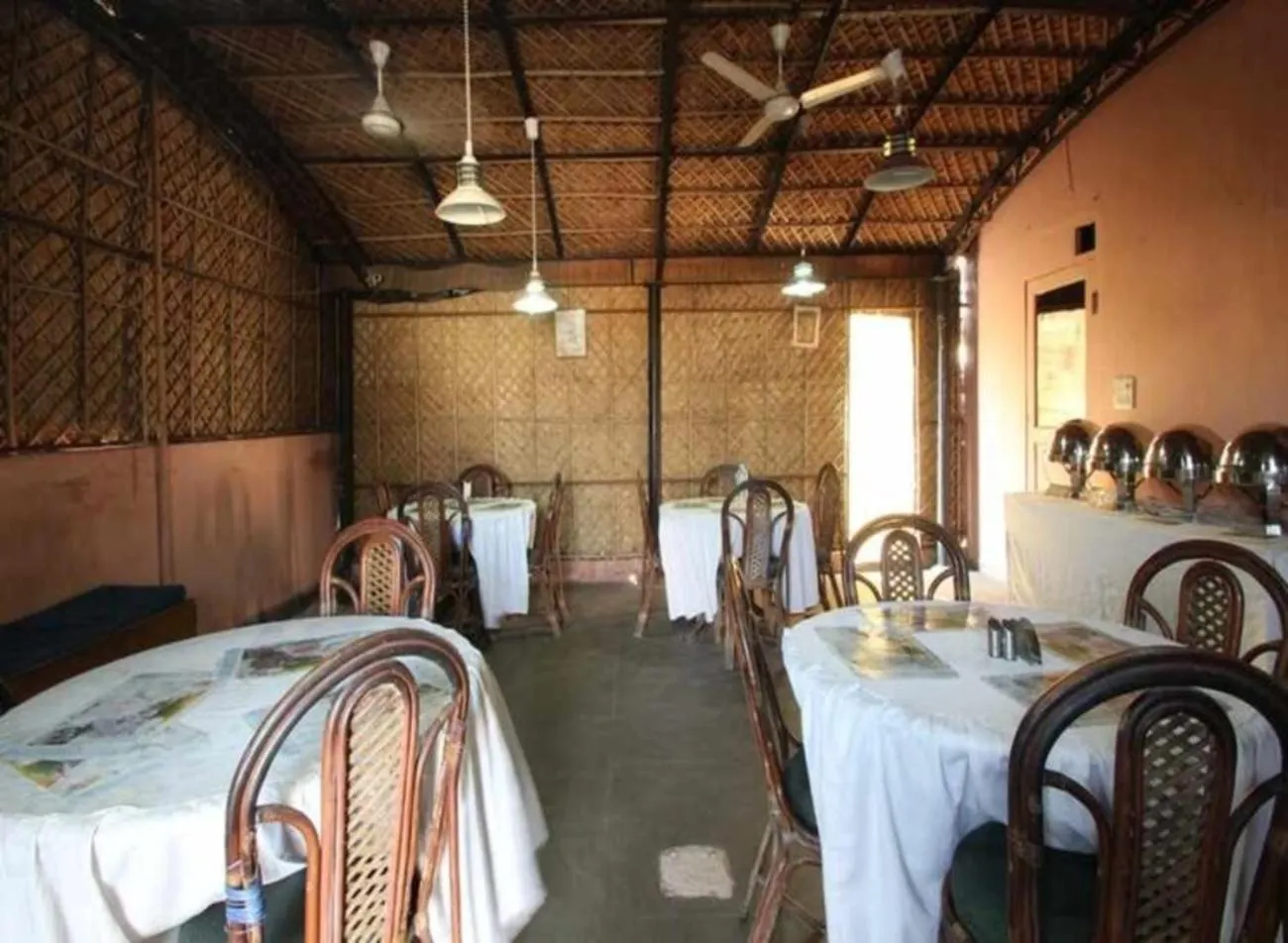 Hotel Veer Palace Green Park New Delhi