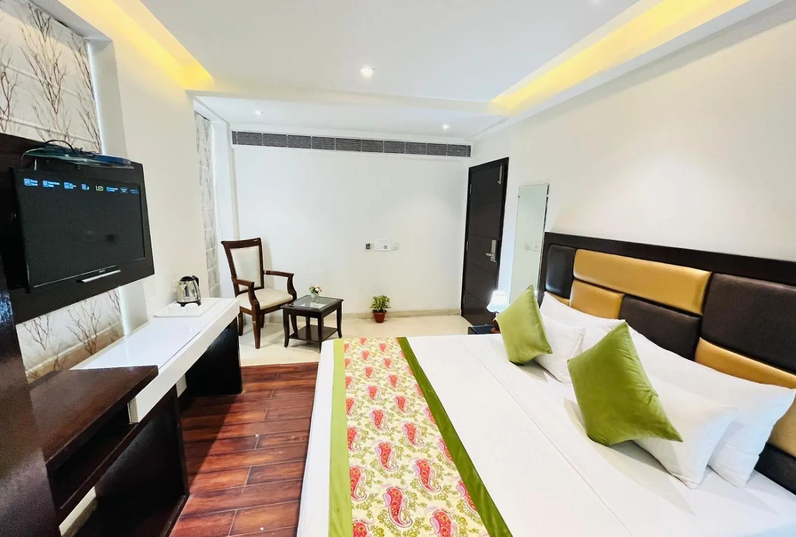 Hotel Veer Palace Green Park New Delhi