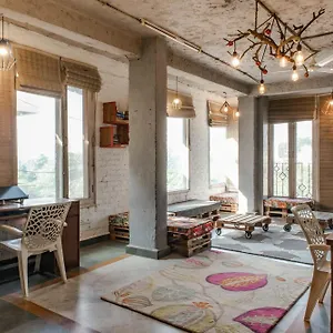 Albergue J House Near Bhikaji