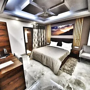 Hotel Aerocity Purple Orchid, Neu-Delhi