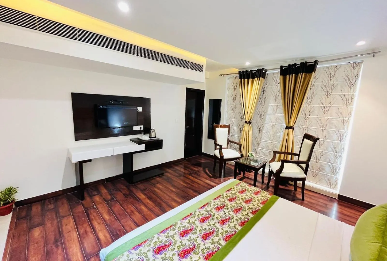 Hotel Veer Palace Green Park New Delhi